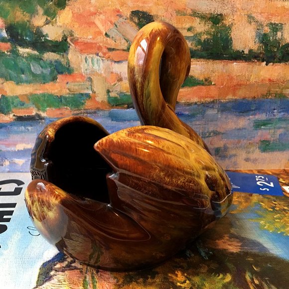 Vintage Blue Mountain Pottery Swan Planter - Picture 3 of 6